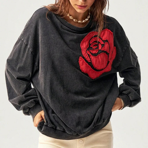 Black Casual Women's Floral Print T-Shirt - Picture 2 of 9